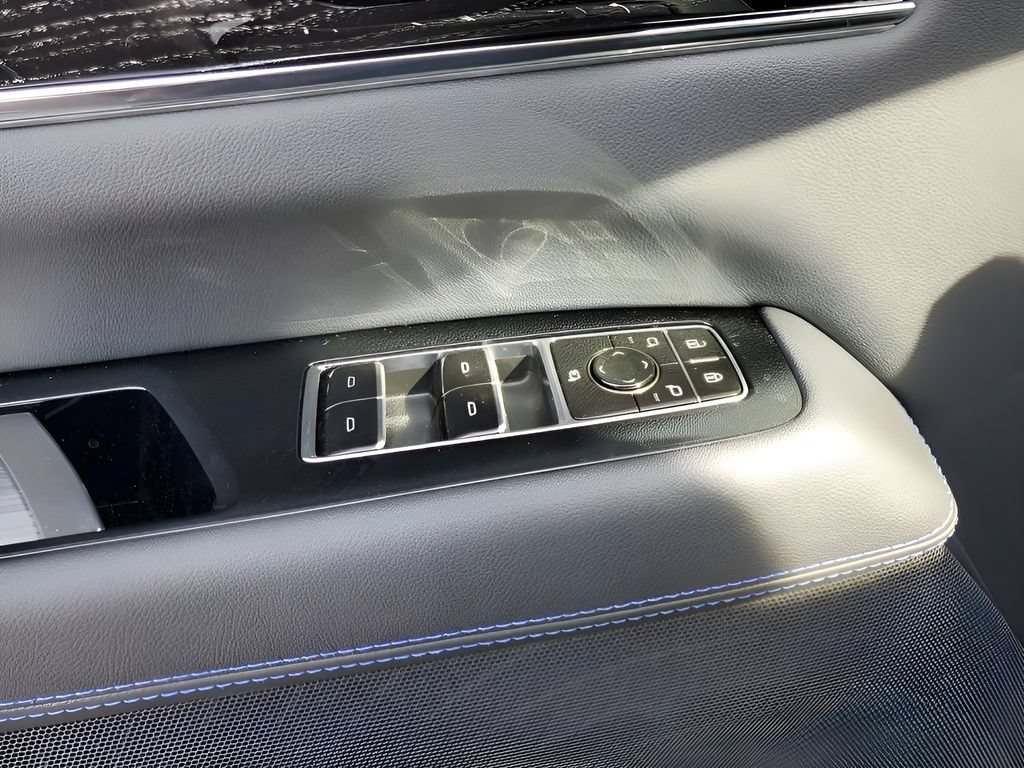 New 2026 Cadillac Escalade IQL Luxury w/ LPO, Floor Liner Package AWD/4WD image 38