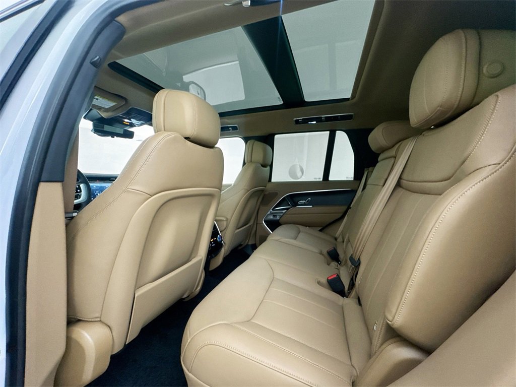 New 2025 Land Rover Range Rover SE image 23