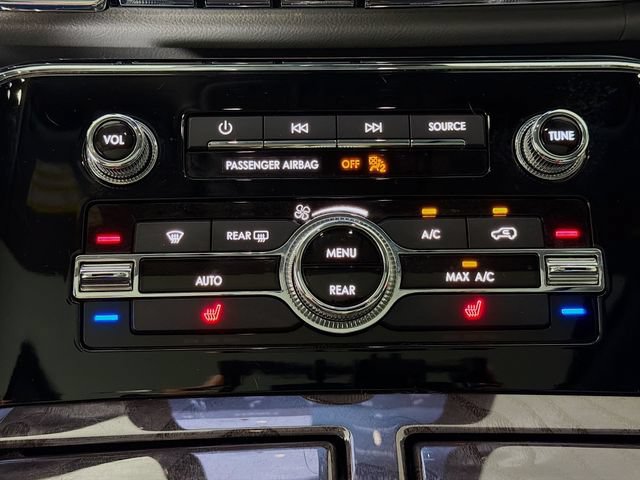 Used 2019 Lincoln Navigator Select RWD image 19