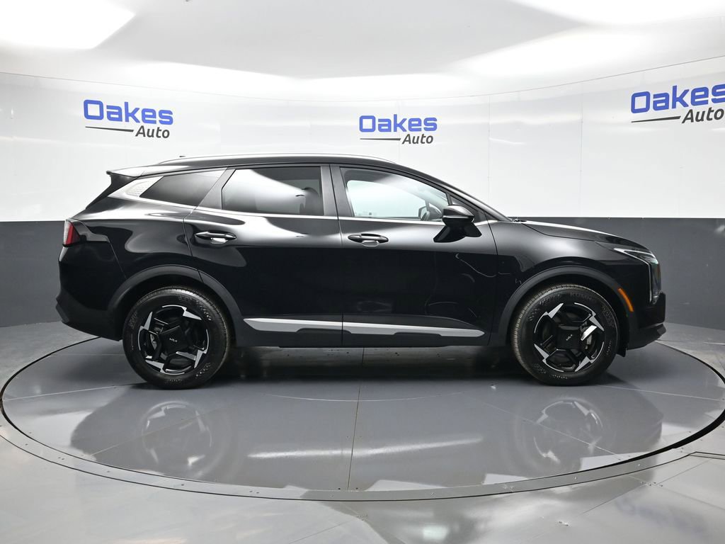 Certified 2026 Kia Sportage EX image 9