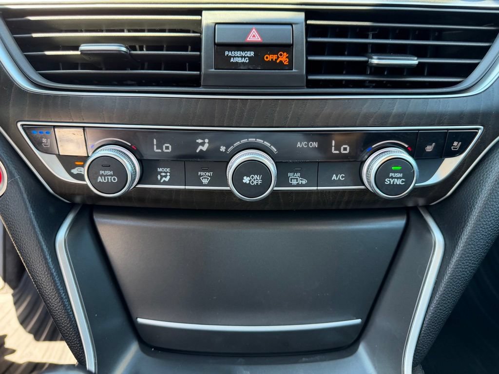 Used 2018 Honda Accord Touring image 25