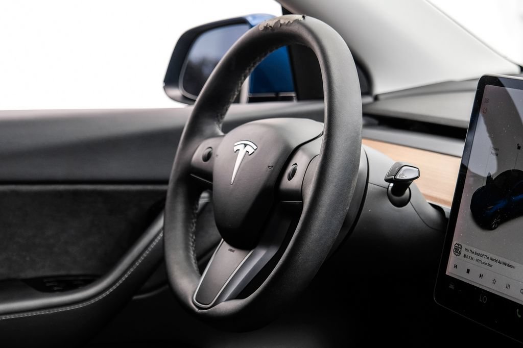Used 2021 Tesla Model Y Long Range AWD/4WD image 17