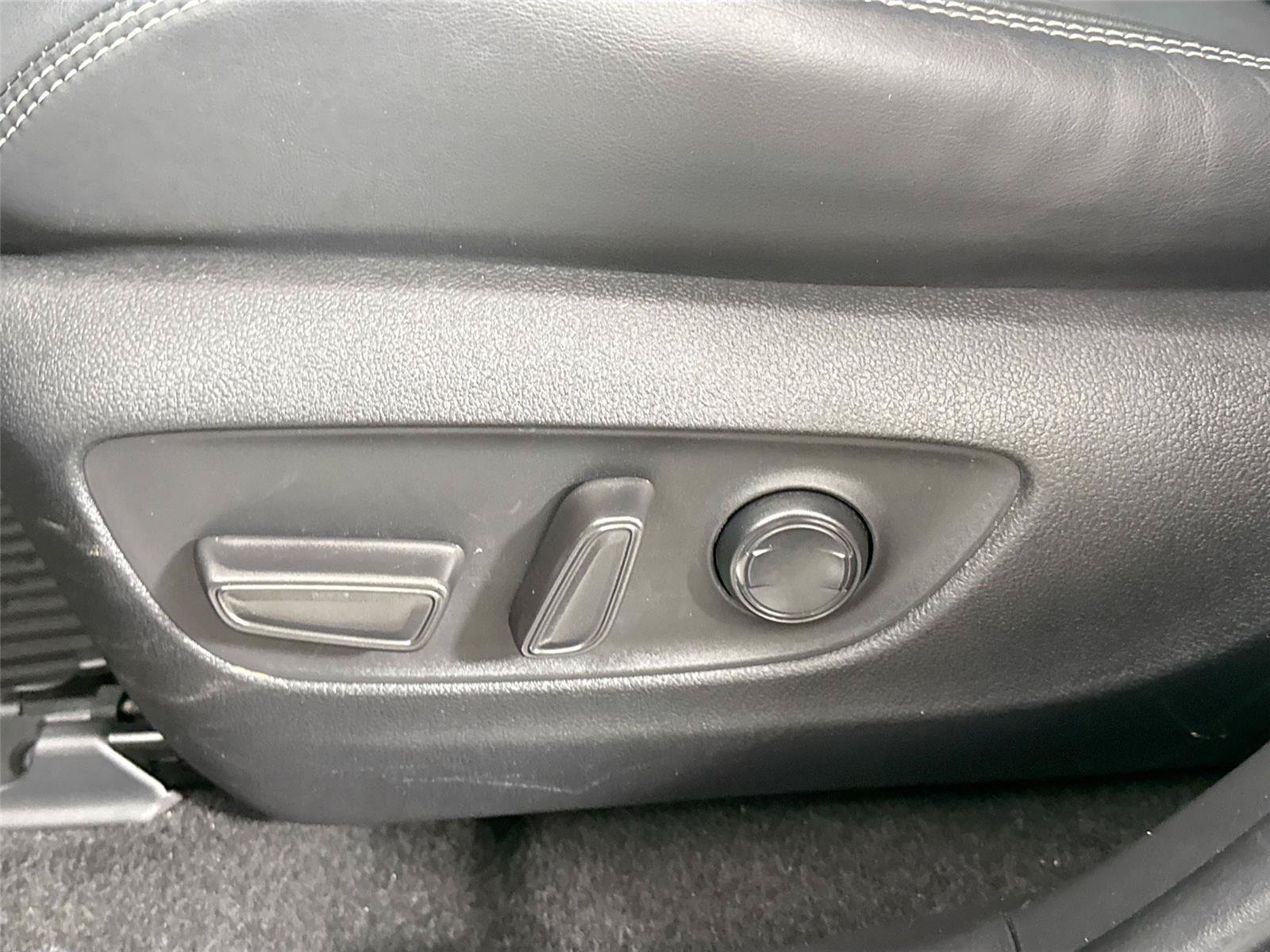 Used 2024 Toyota RAV4 XLE Premium FWD image 29