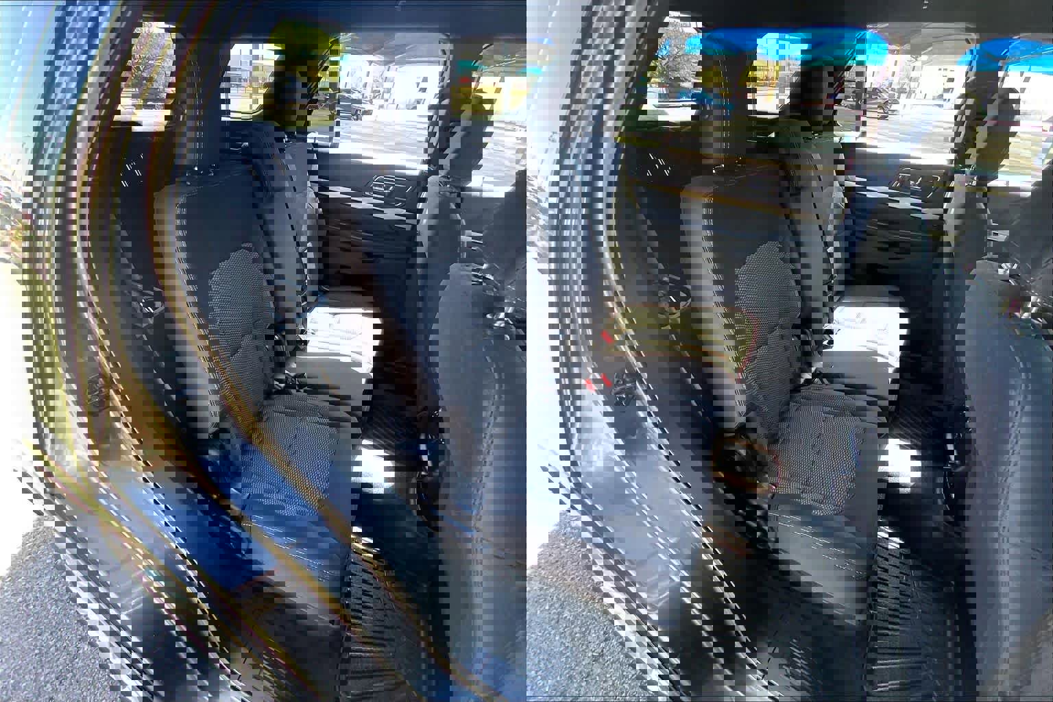 Used 2018 Ford Explorer XLT w/ Equipment Group 201A image 20