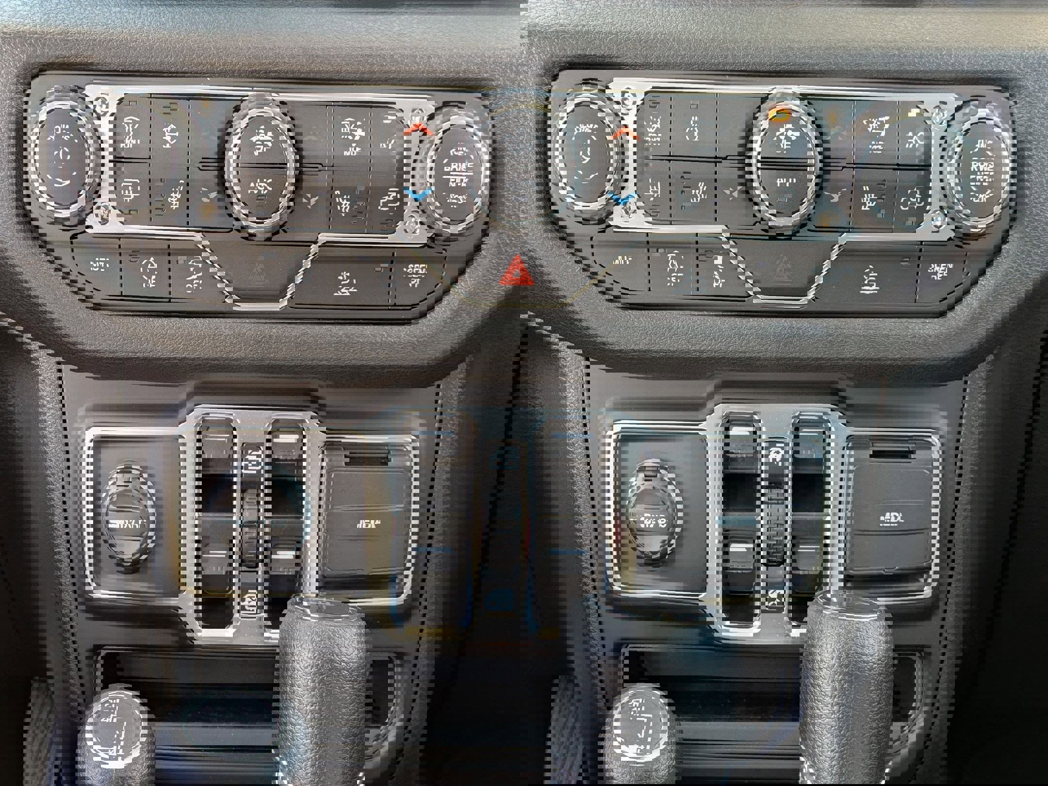 New 2025 Jeep Gladiator Sport image 19