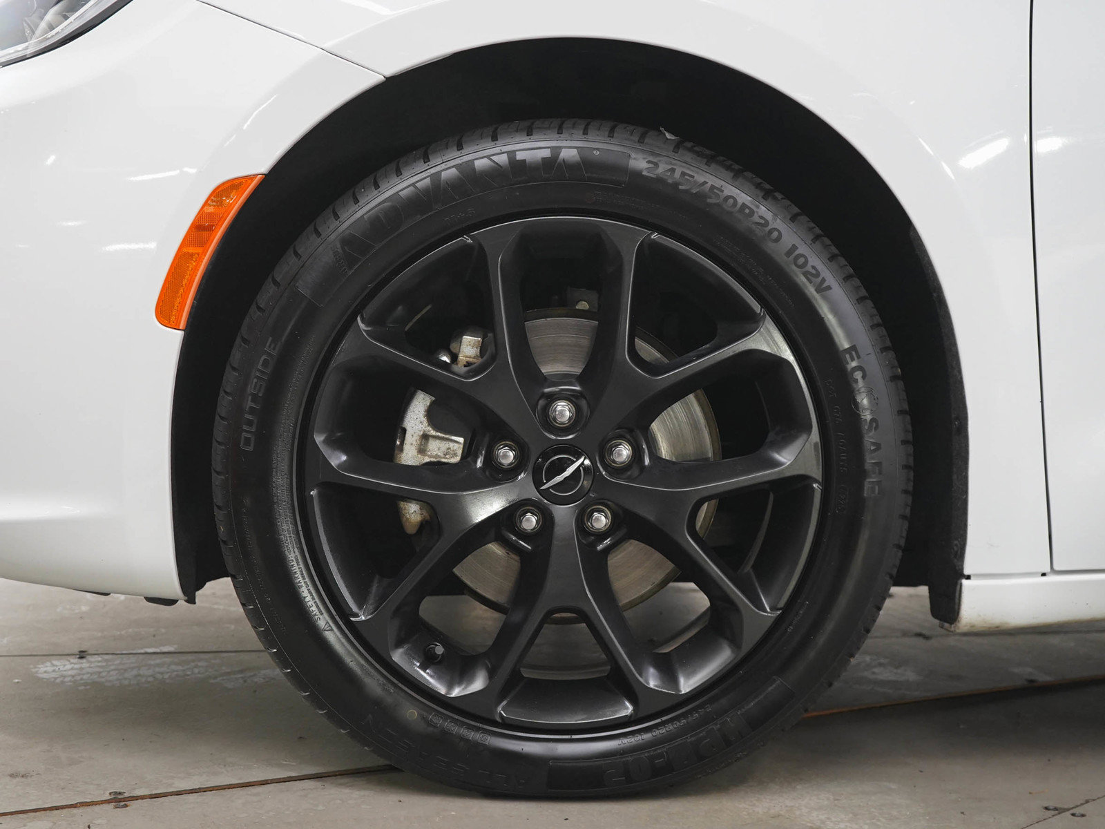 Used 2025 Chrysler Pacifica Limited FWD image 31