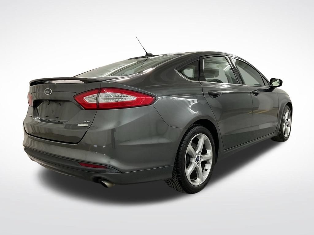 Used 2015 Ford Fusion SE w/ Equipment Group 201A FWD image 3