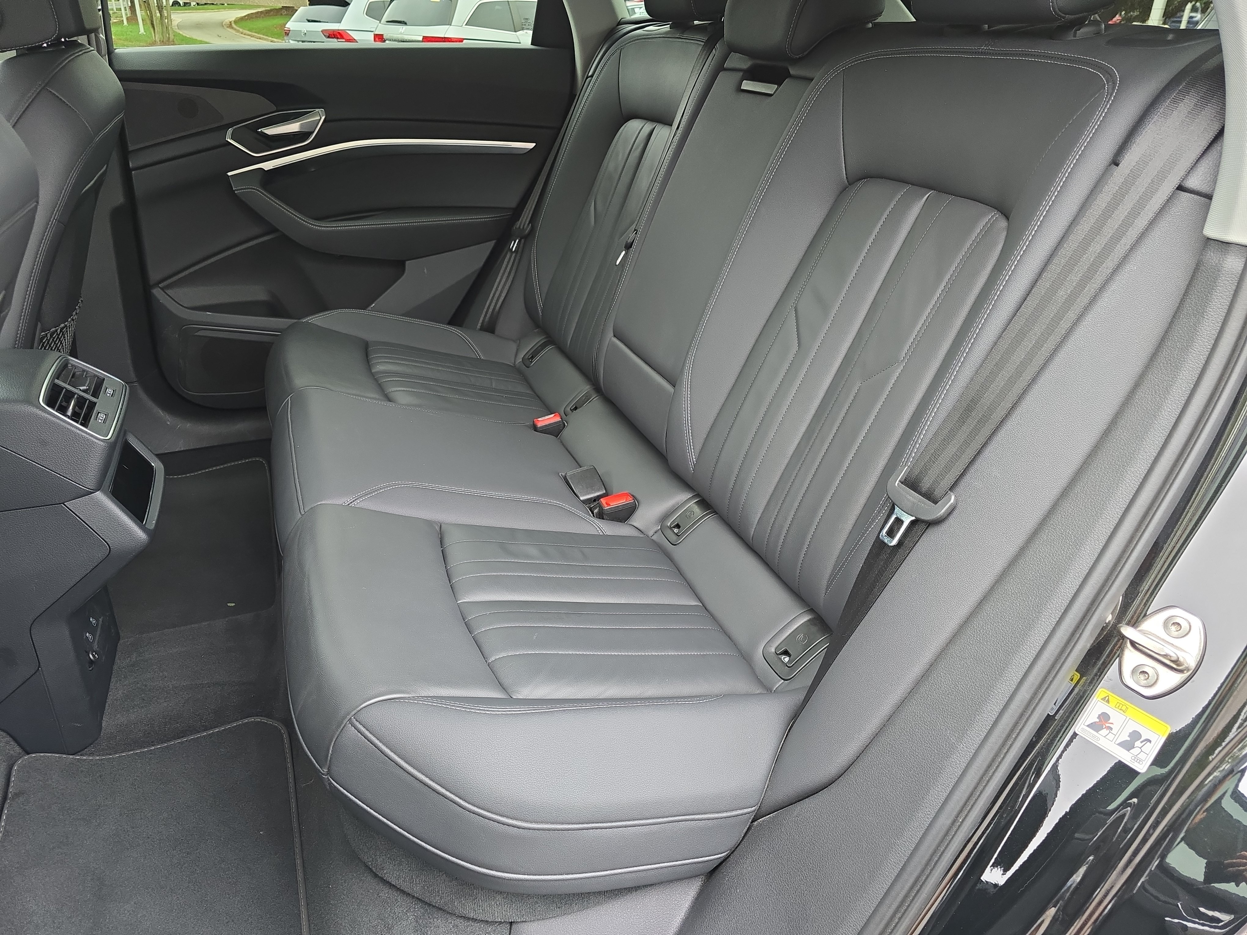 Used 2024 Audi Q8 e-tron Premium Plus AWD/4WD image 14