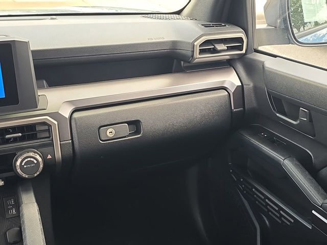 Certified 2025 Toyota 4Runner SR5 AWD/4WD image 17