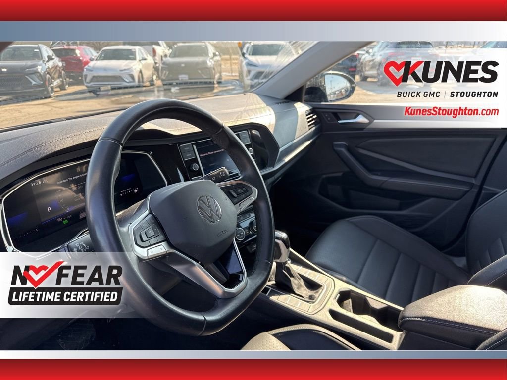Used 2024 Volkswagen Jetta SE image 22