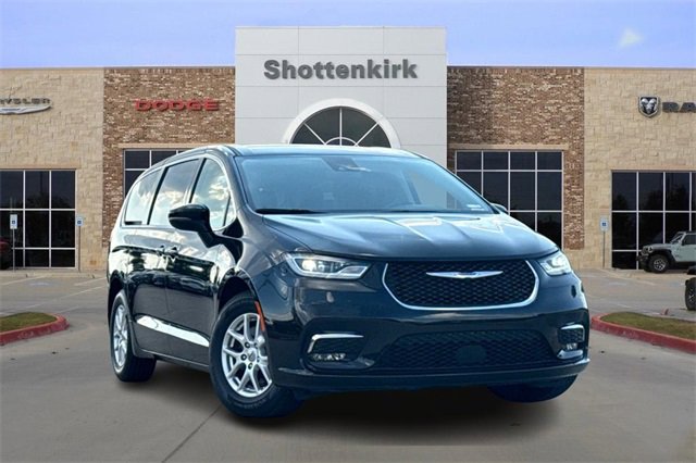 Used 2023 Chrysler Pacifica Touring-L