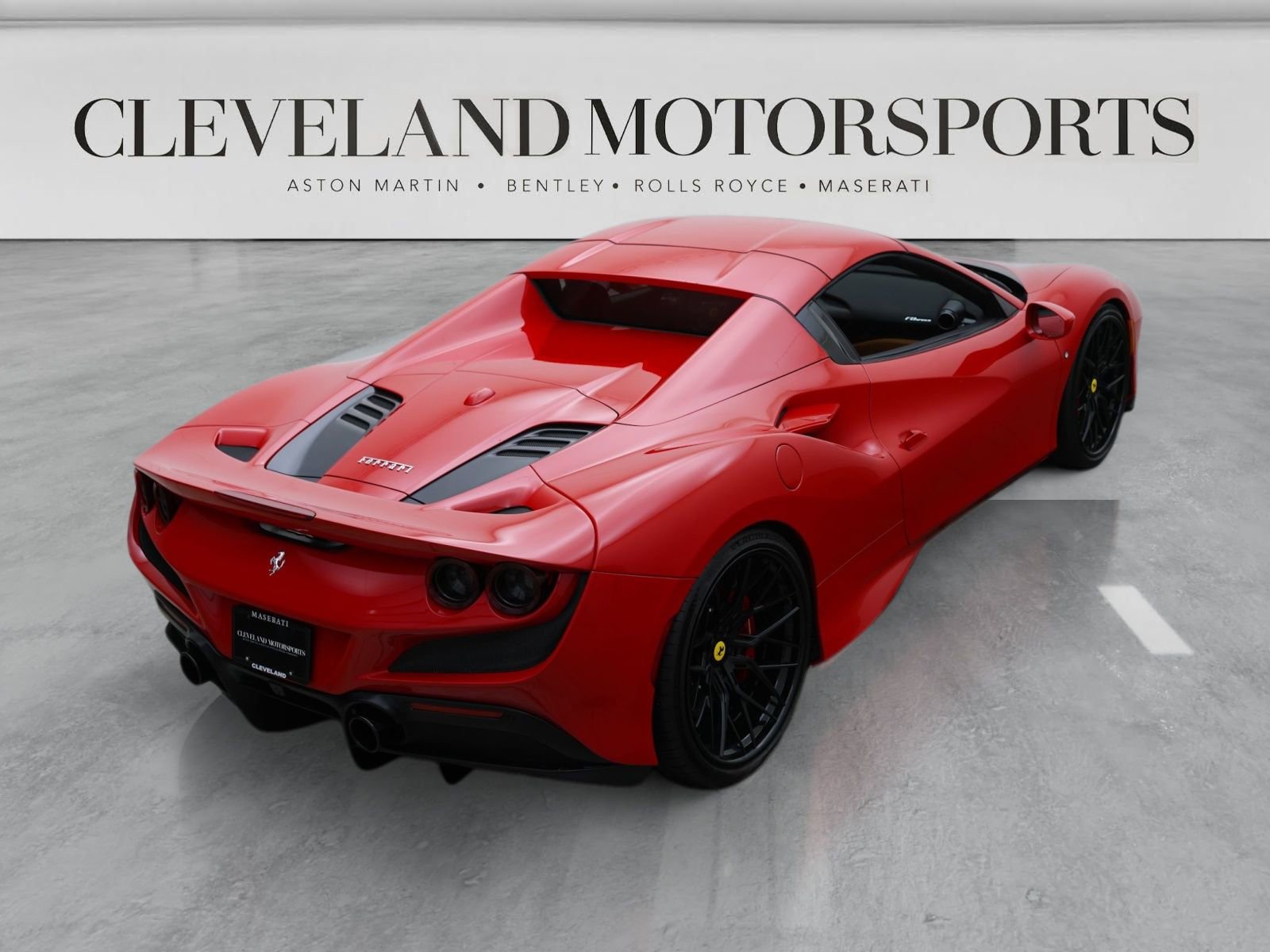 Used 2021 Ferrari F8 Tributo RWD image 3