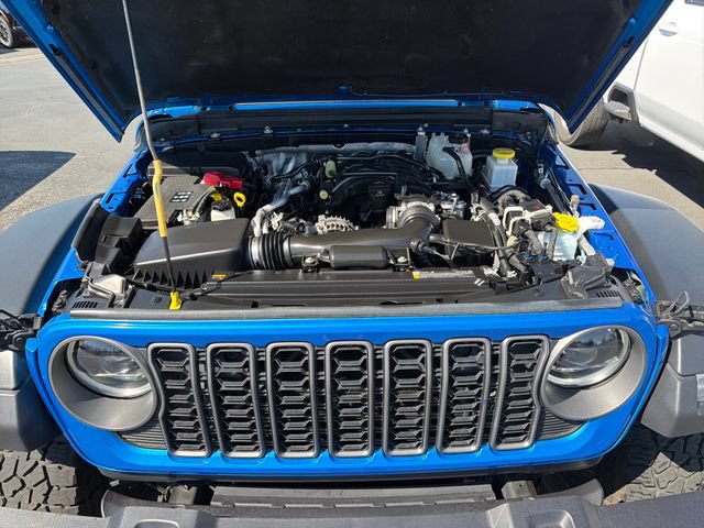 Used 2025 Jeep Gladiator Rubicon w/ Convenience Group AWD/4WD image 25
