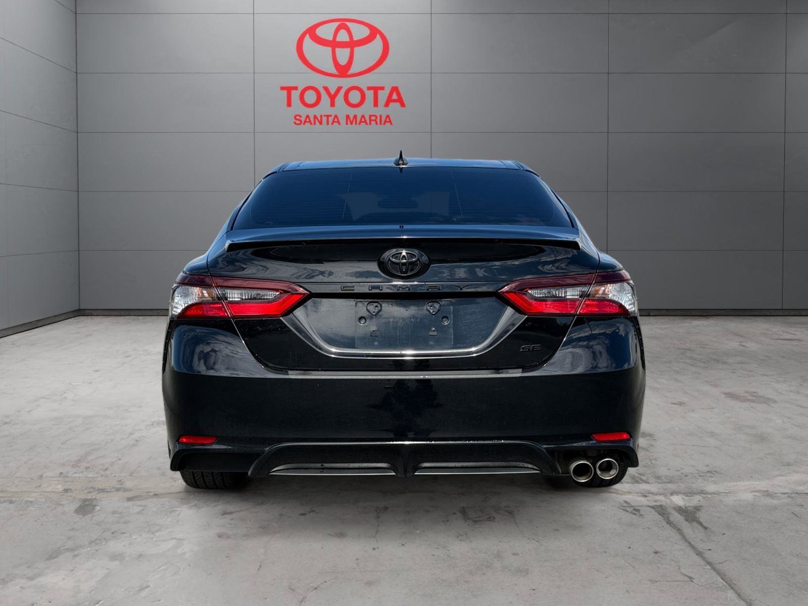 Used 2023 Toyota Camry SE FWD image 4