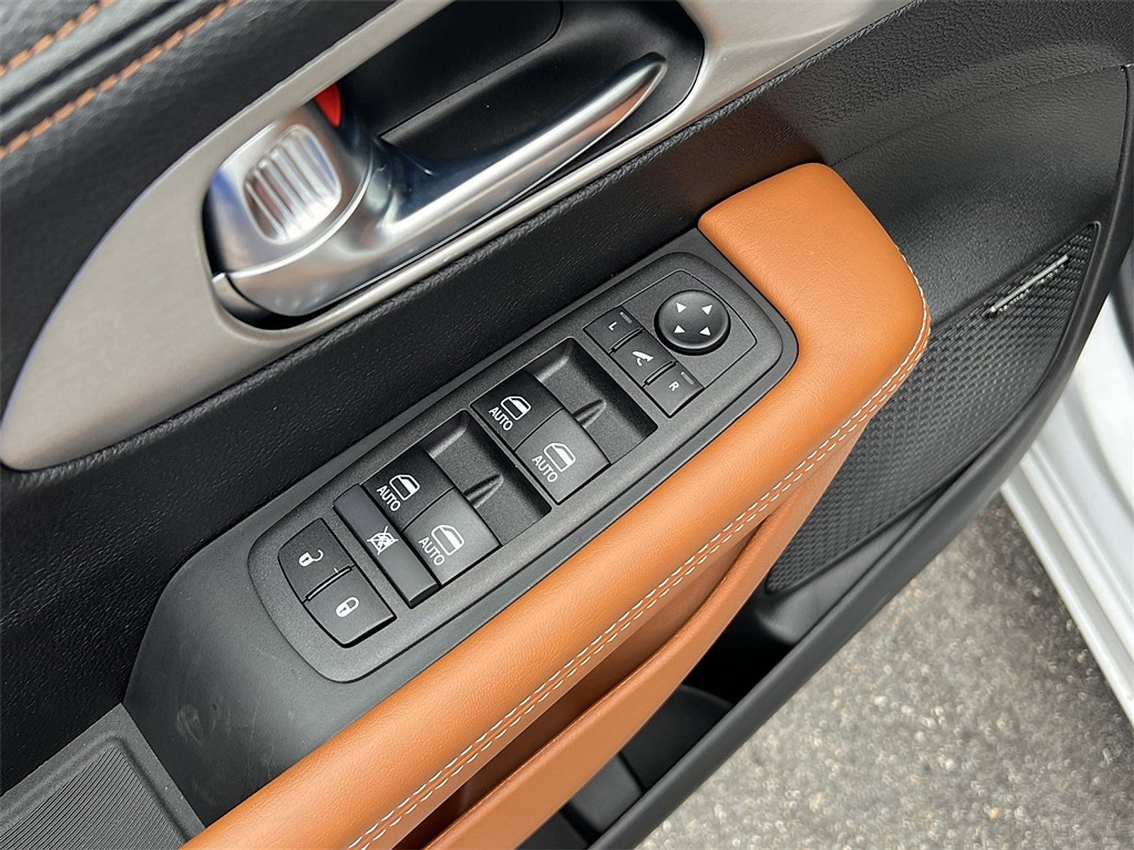 New 2026 Chrysler Pacifica Pinnacle image 19