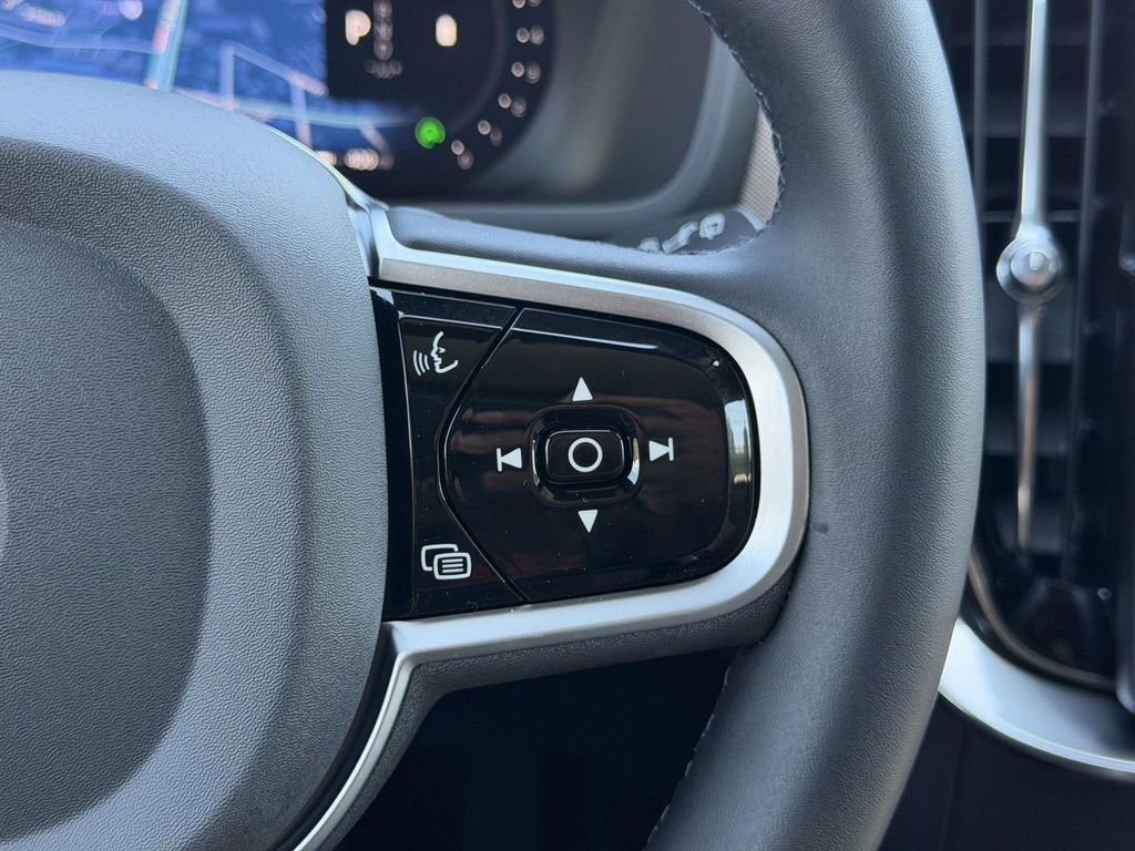New 2026 Volvo XC90 B6 Plus w/ Protection Package AWD/4WD image 9