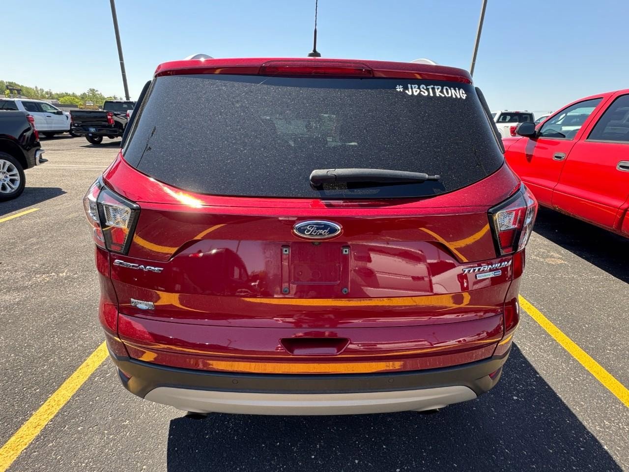 Used 2017 Ford Escape Titanium image 2