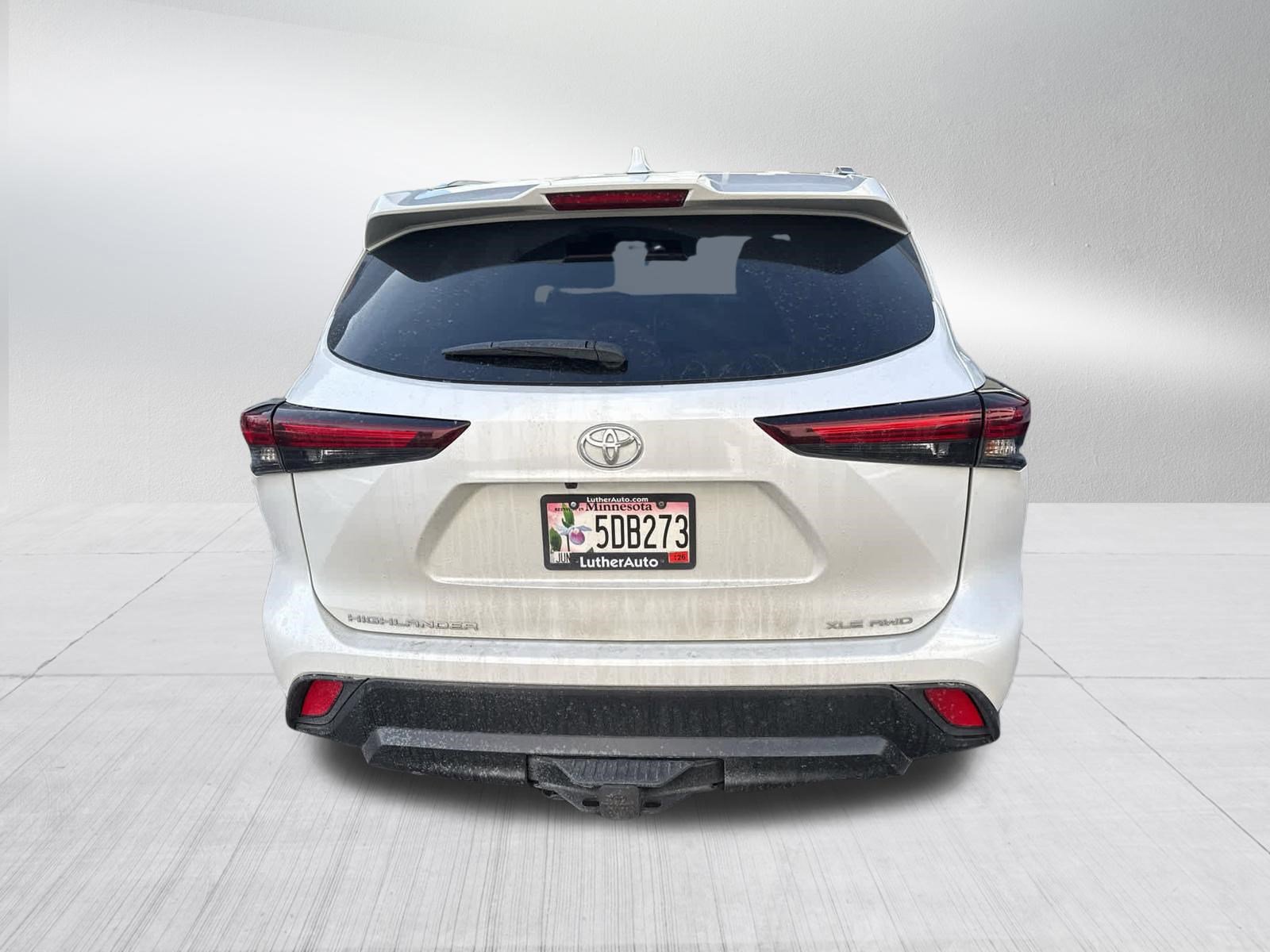 Certified 2024 Toyota Highlander XLE image 3