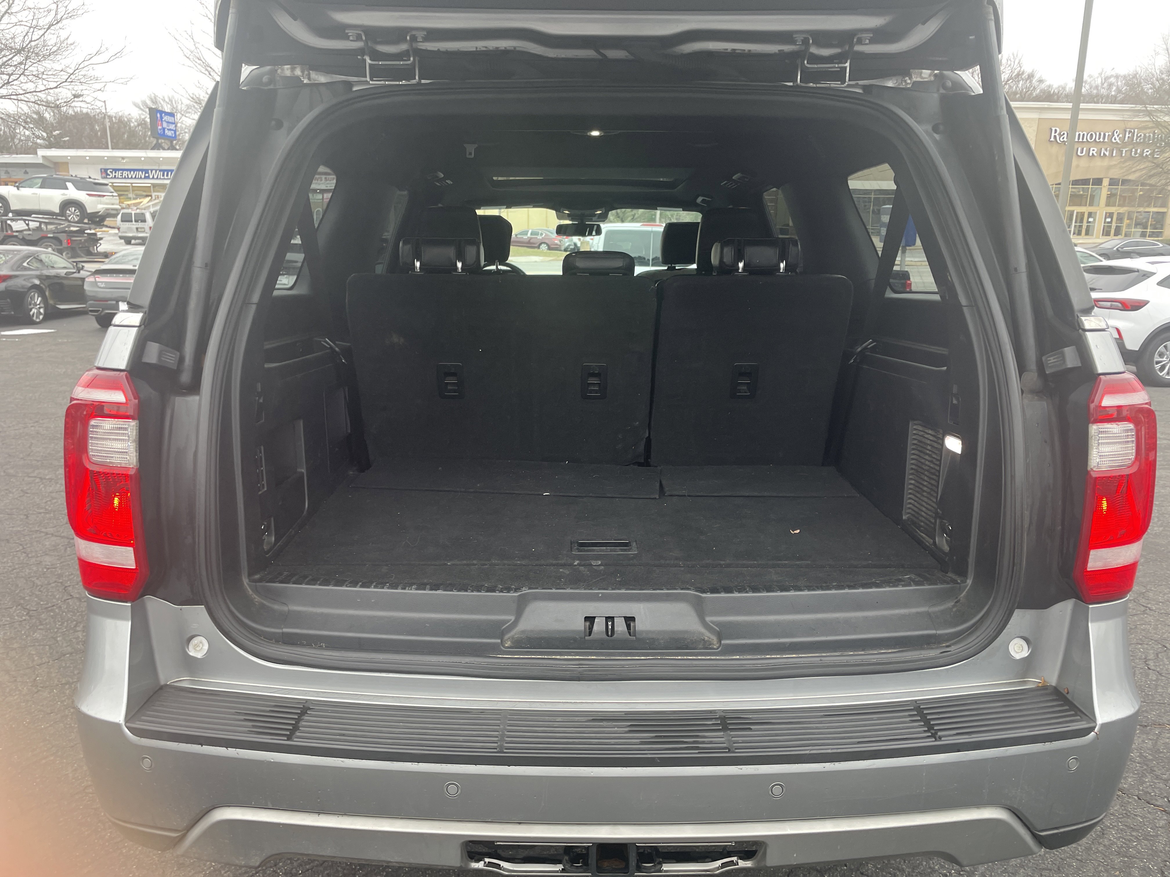 Used 2020 Ford Expedition Max XLT w/ Equipment Group 202A image 13