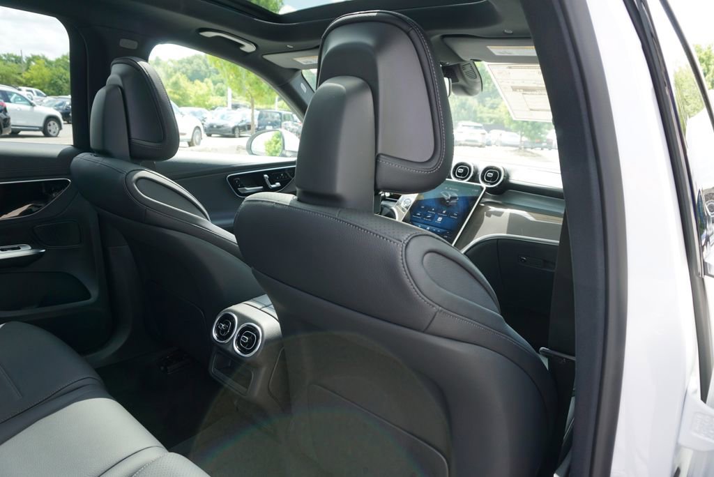 Certified 2025 Mercedes-Benz GLC 300 4MATIC image 61