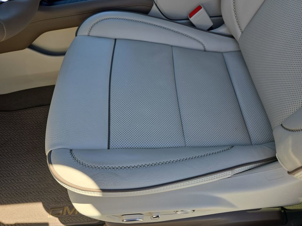 Used 2026 GMC Yukon Denali w/ Denali Reserve Package image 34