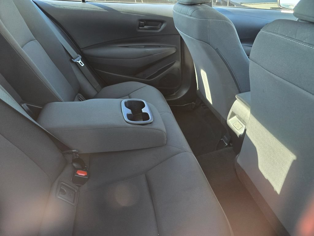 Used 2025 Toyota Corolla LE w/ Convenience Package FWD image 13