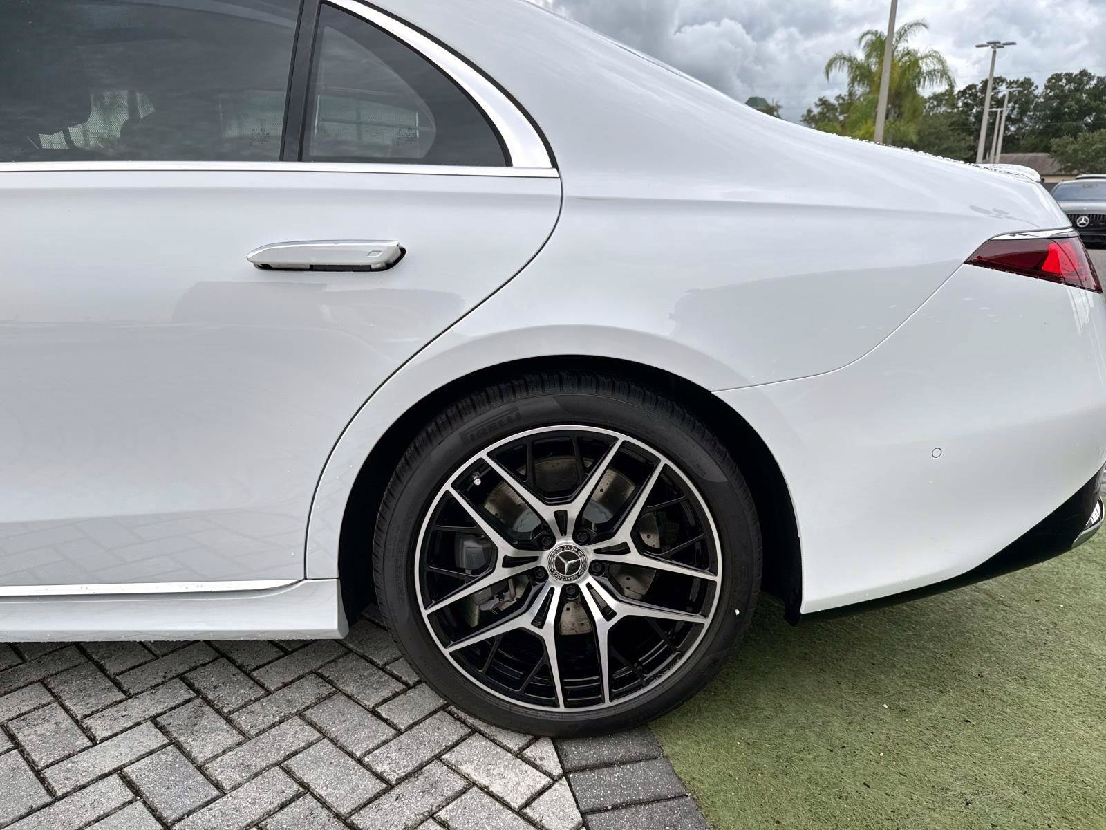New 2027 Mercedes-Benz S 580 4MATIC Sedan image 10