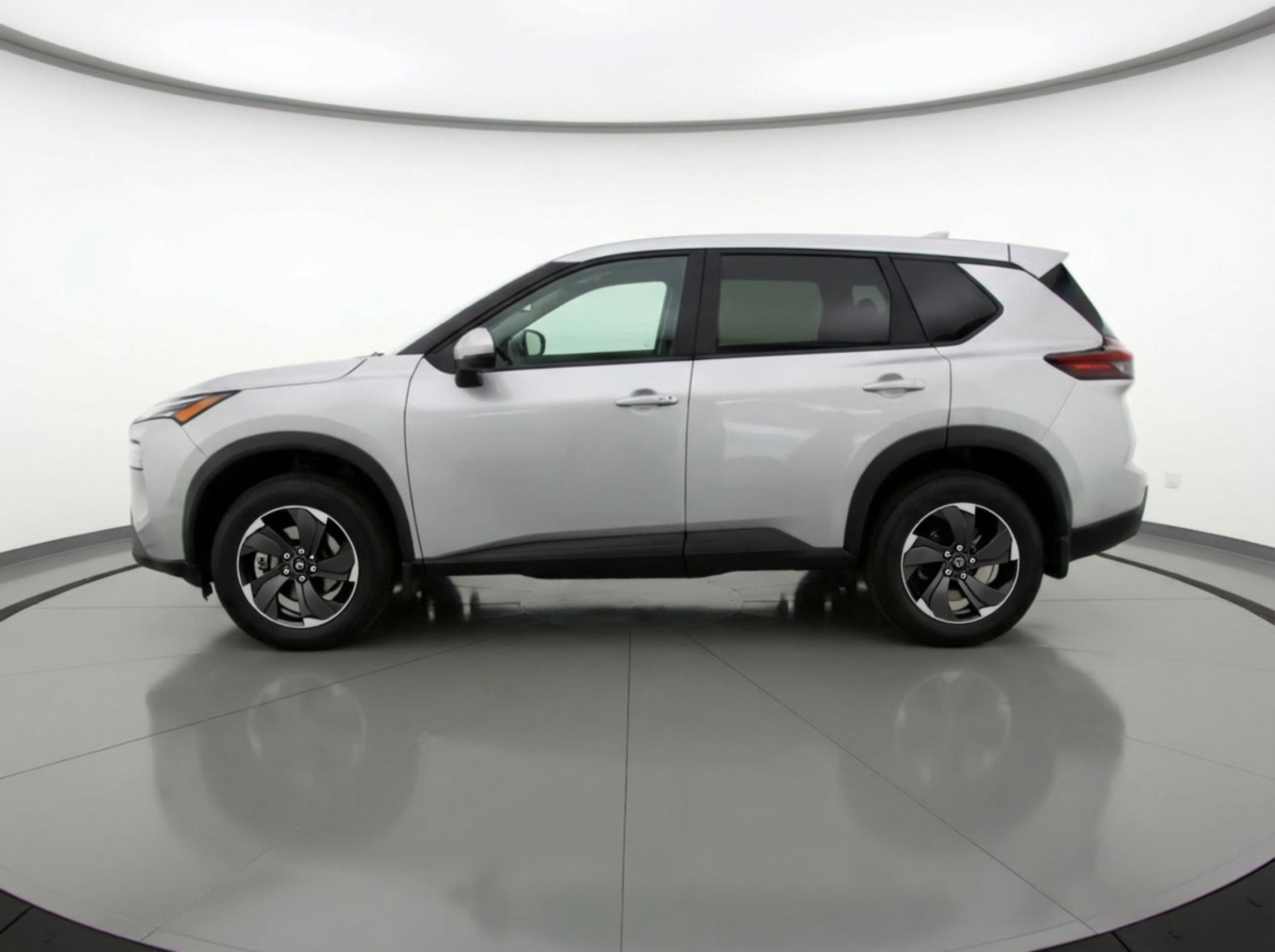 Used 2025 Nissan Rogue SV FWD image 5