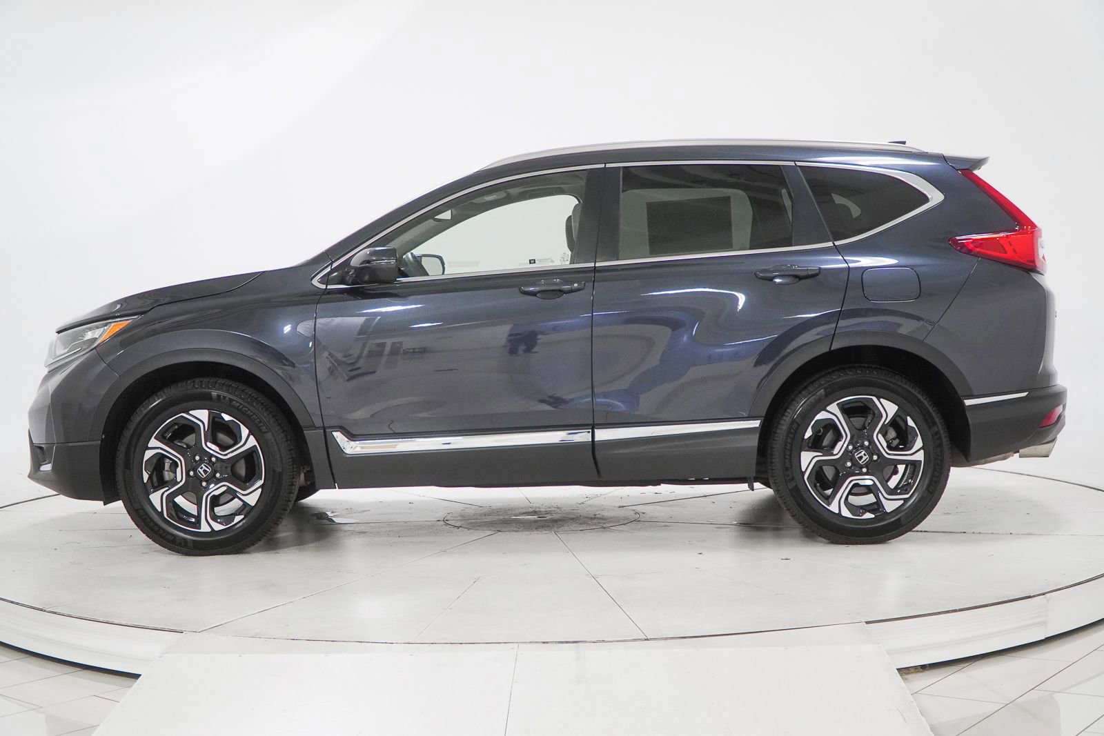 Used 2018 Honda CR-V Touring image 6