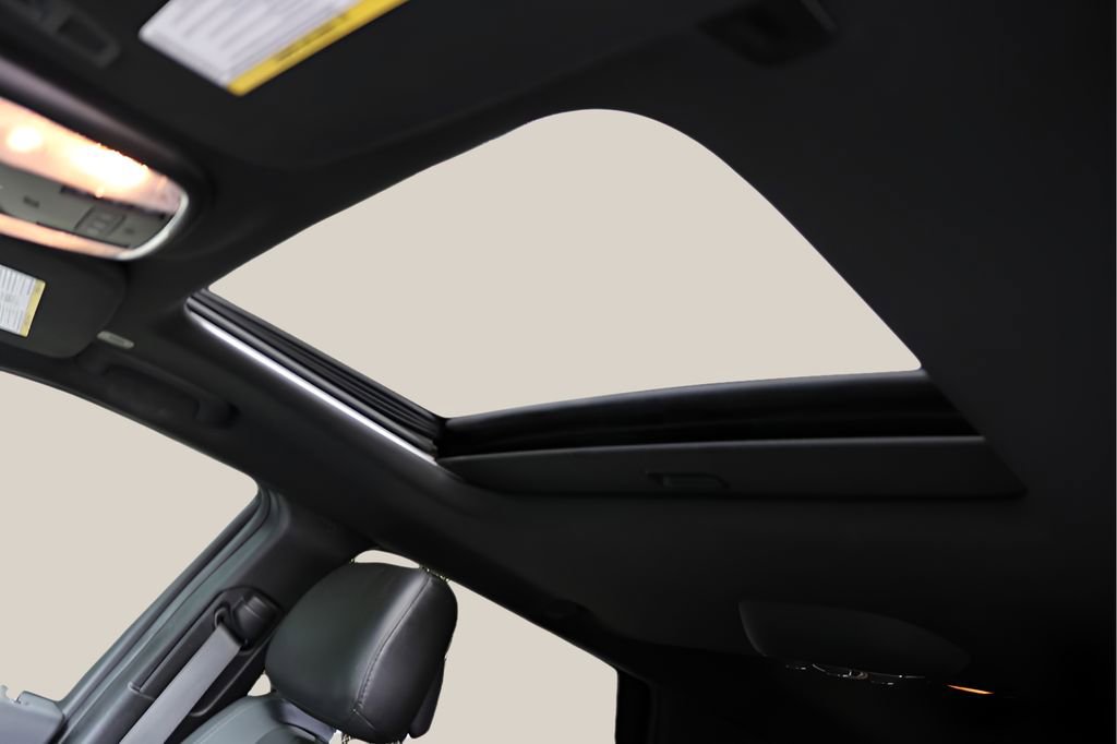 Used 2019 Dodge Durango R/T w/ Blacktop Package RWD image 12