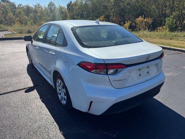 Used 2025 Toyota Corolla LE FWD image 5