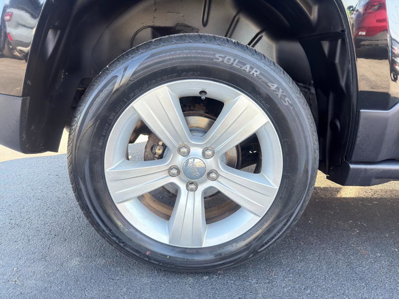 Used 2015 Jeep Patriot Latitude AWD/4WD image 9