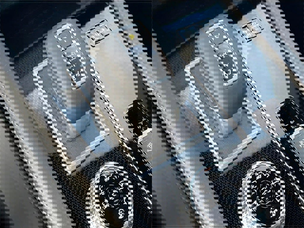 New 2025 Mitsubishi Outlander 4WD Plug-In Hybrid image 19