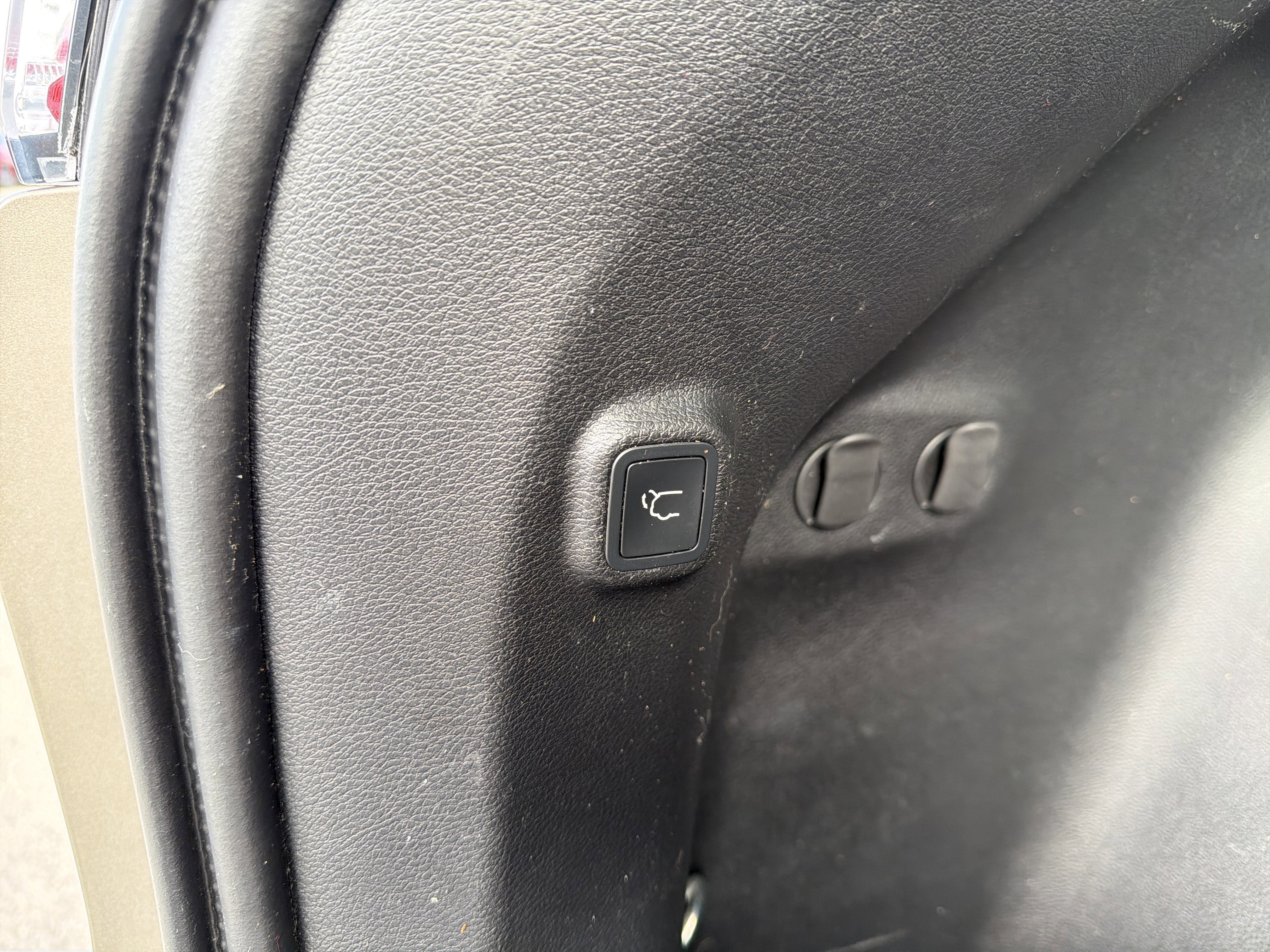 Used 2021 Jeep Cherokee Limited AWD/4WD image 28