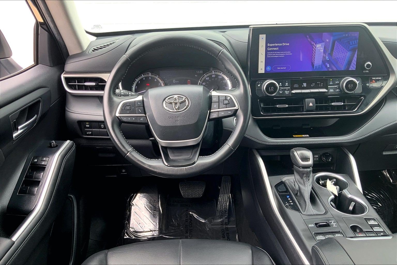 Used 2023 Toyota Highlander XLE AWD/4WD image 6