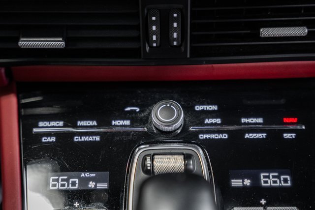 Used 2021 Porsche Cayenne Turbo image 20