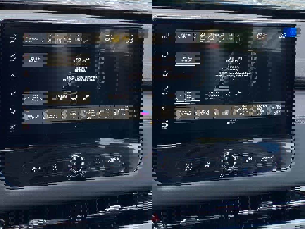 New 2025 Mitsubishi Outlander SE image 6