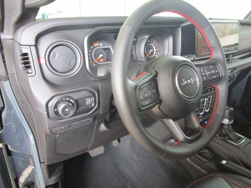 Used 2024 Jeep Wrangler Unlimited Rubicon image 30