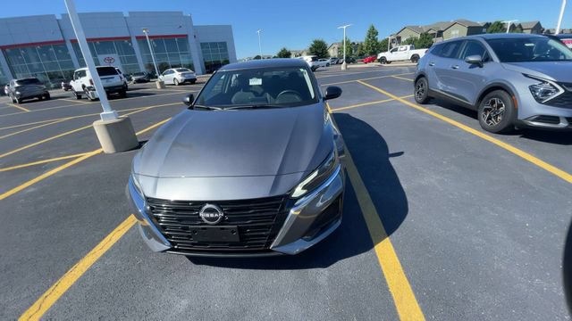 Used 2025 Nissan Altima 2.5 SV FWD image 5