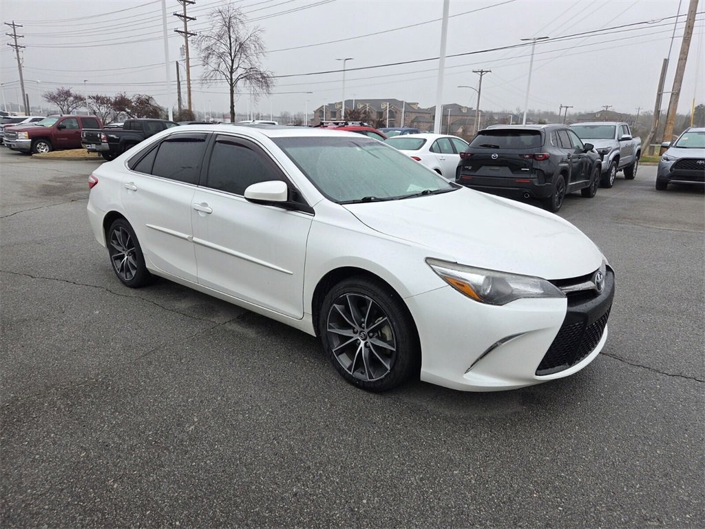 Used 2017 Toyota Camry XSE w/ Moonroof Package image 3