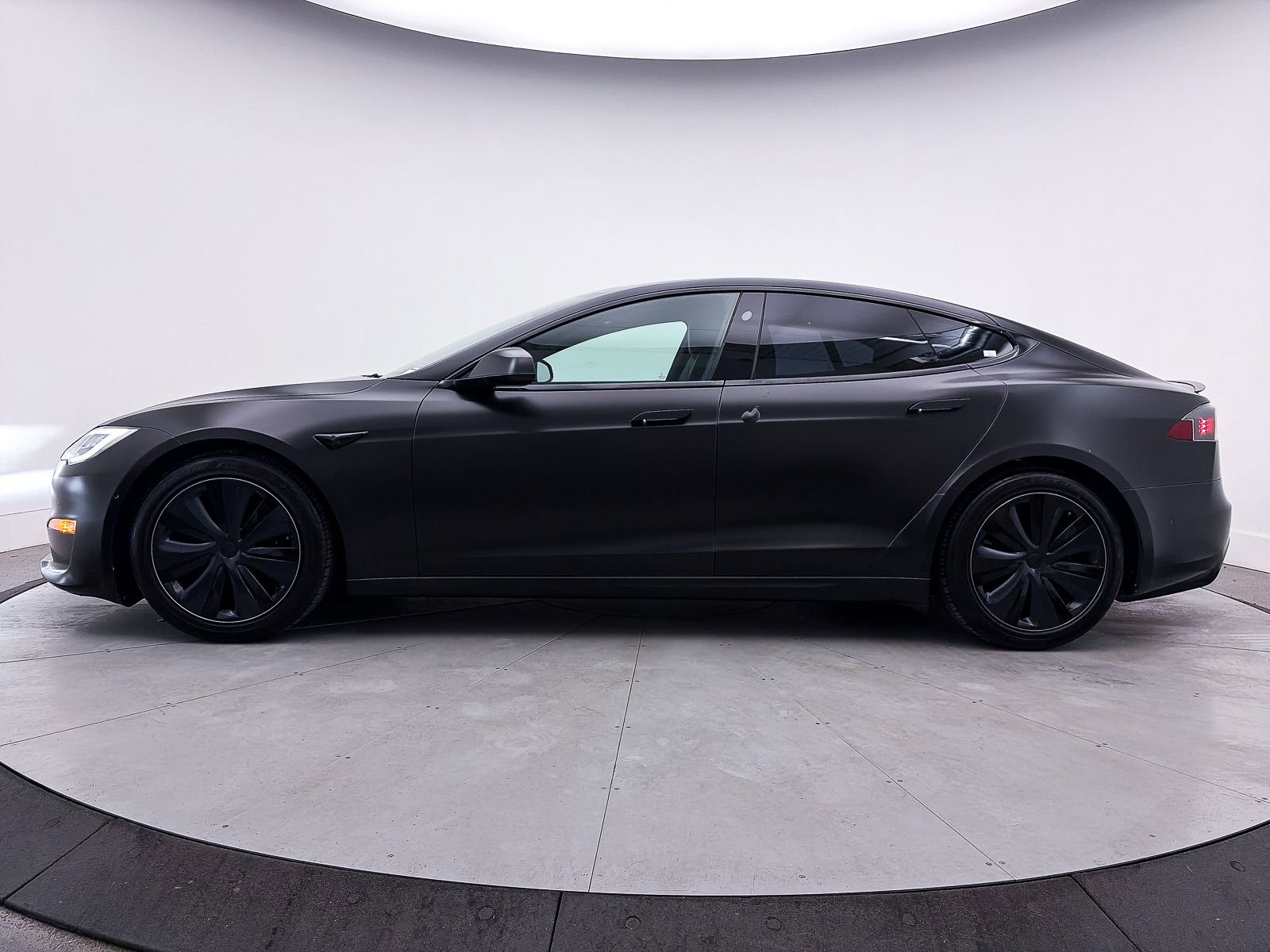 Used 2021 Tesla Model S Plaid image 36