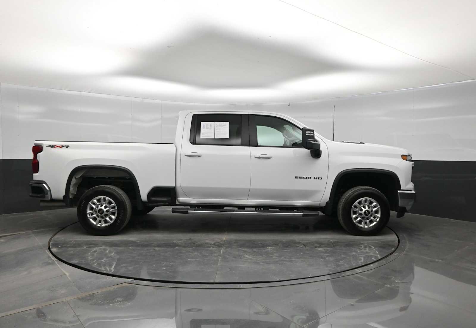 Used 2026 Chevrolet Silverado 2500 LT AWD/4WD image 9