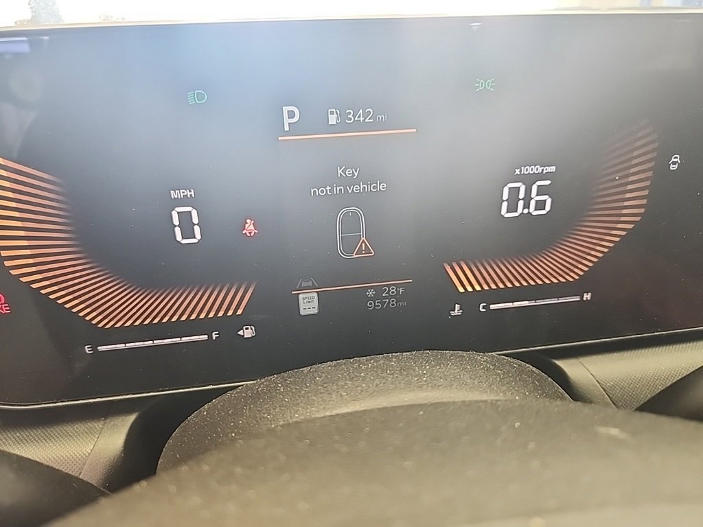 Used 2025 Kia K4 LXS image 4