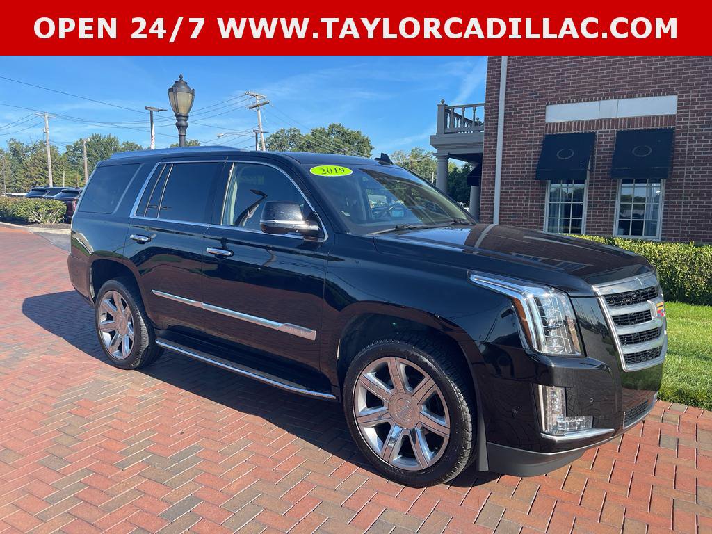 Used 2019 Cadillac Escalade Premium Luxury AWD/4WD image 5