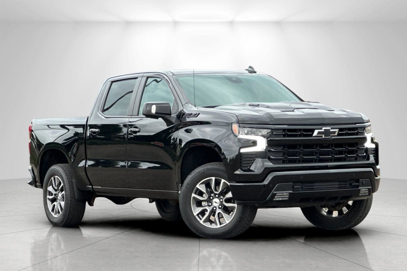 Used 2025 Chevrolet Silverado 1500 LT Trail Boss w/ LT Trail Boss Premium Package AWD/4WD image 1