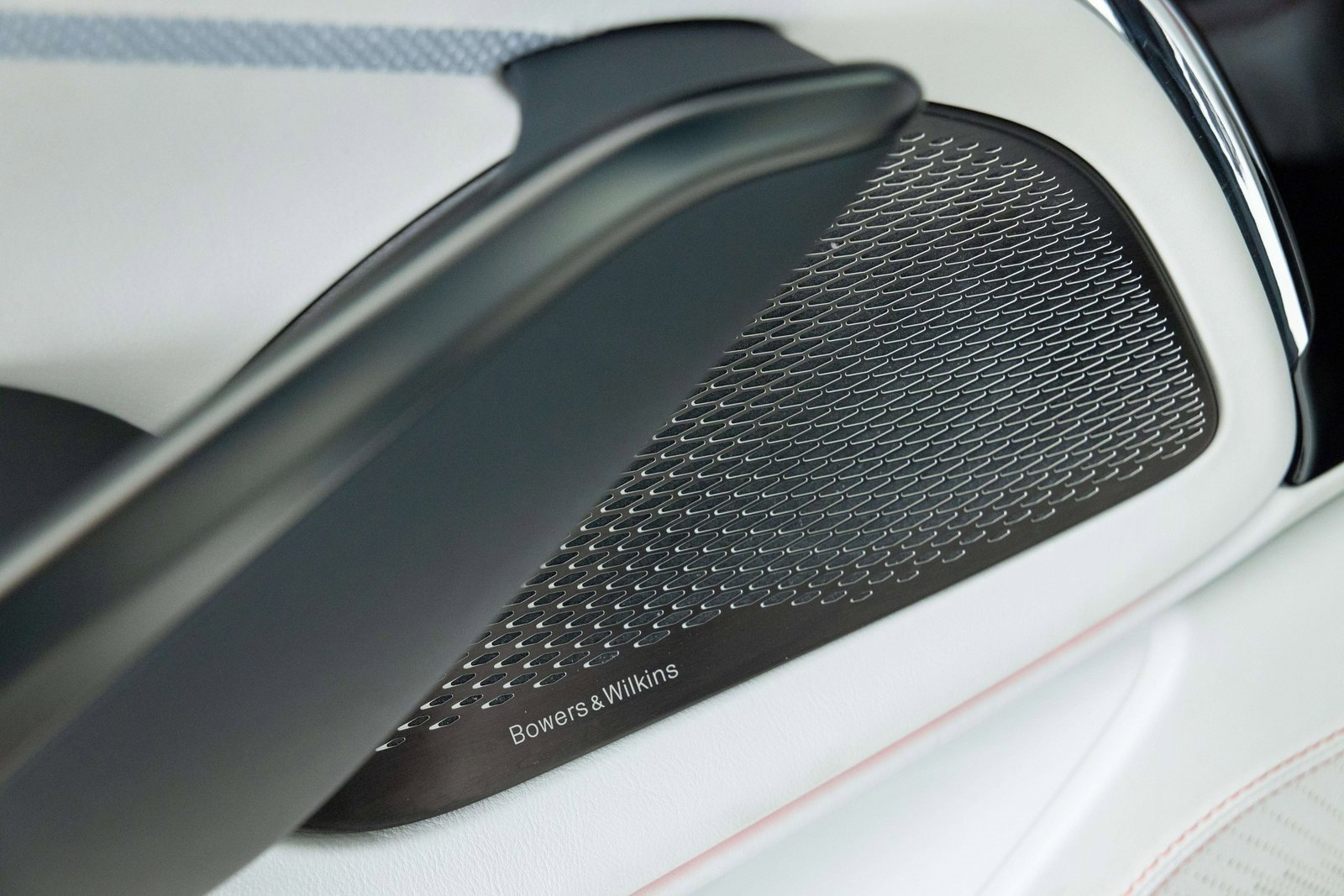 Used 2025 Aston Martin DBX 707 image 23