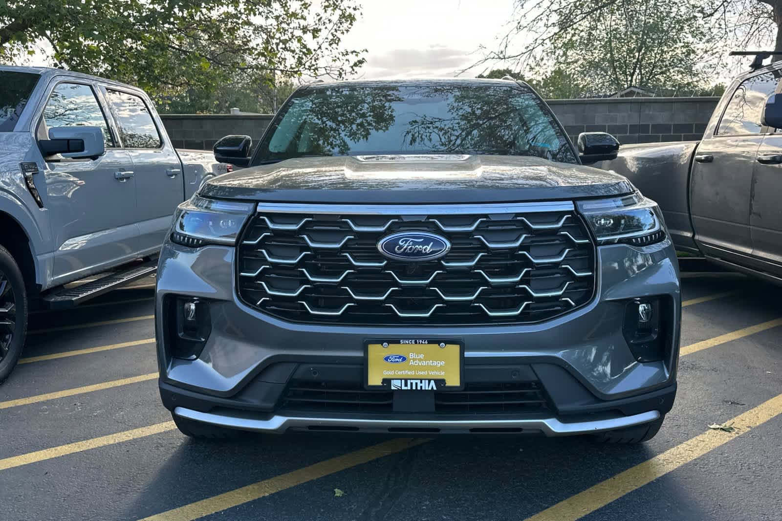 Used 2025 Ford Explorer Platinum w/ Ultimate Package AWD/4WD video 2