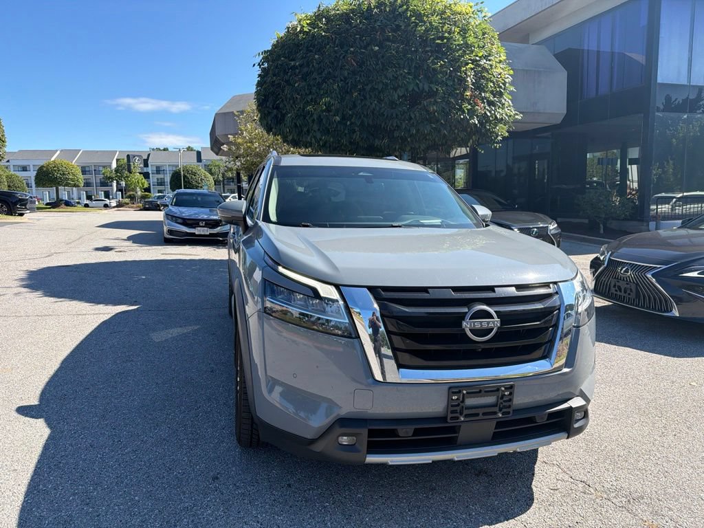Used 2022 Nissan Pathfinder Platinum w/ Cargo Package AWD/4WD image 5