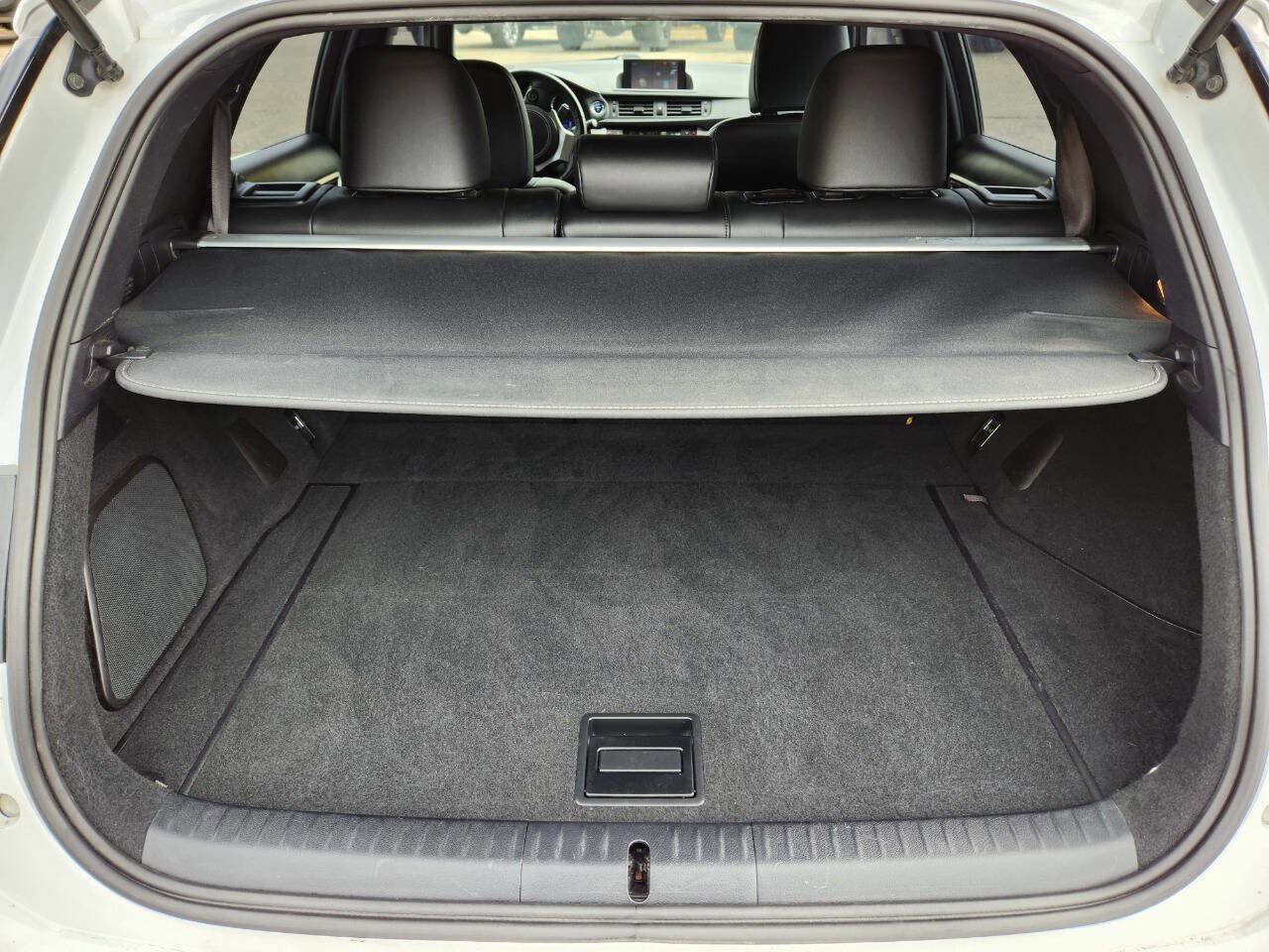 Used 2014 Lexus CT 200h image 28