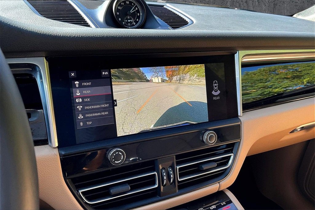 Used 2022 Porsche Macan image 14